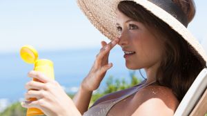 Luôn sử dụng kem chống nắng để bảo vệ làn da 